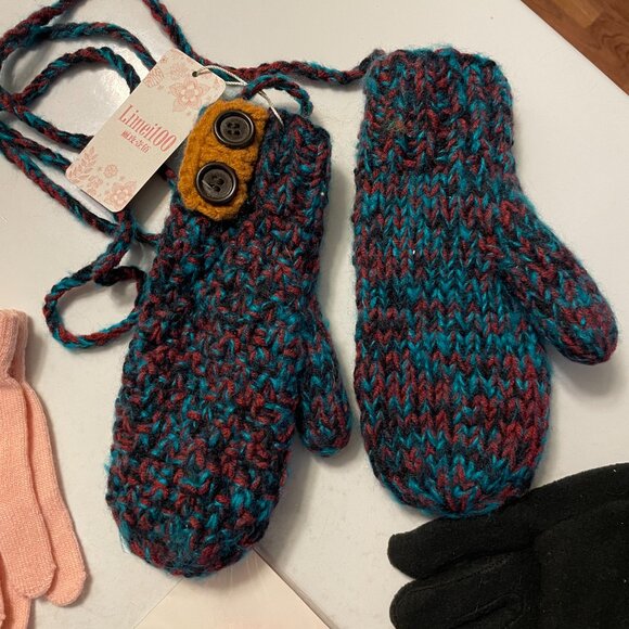 Women's Gloves and Mittens All New with Tags or Packaging - Picture 5 of 5